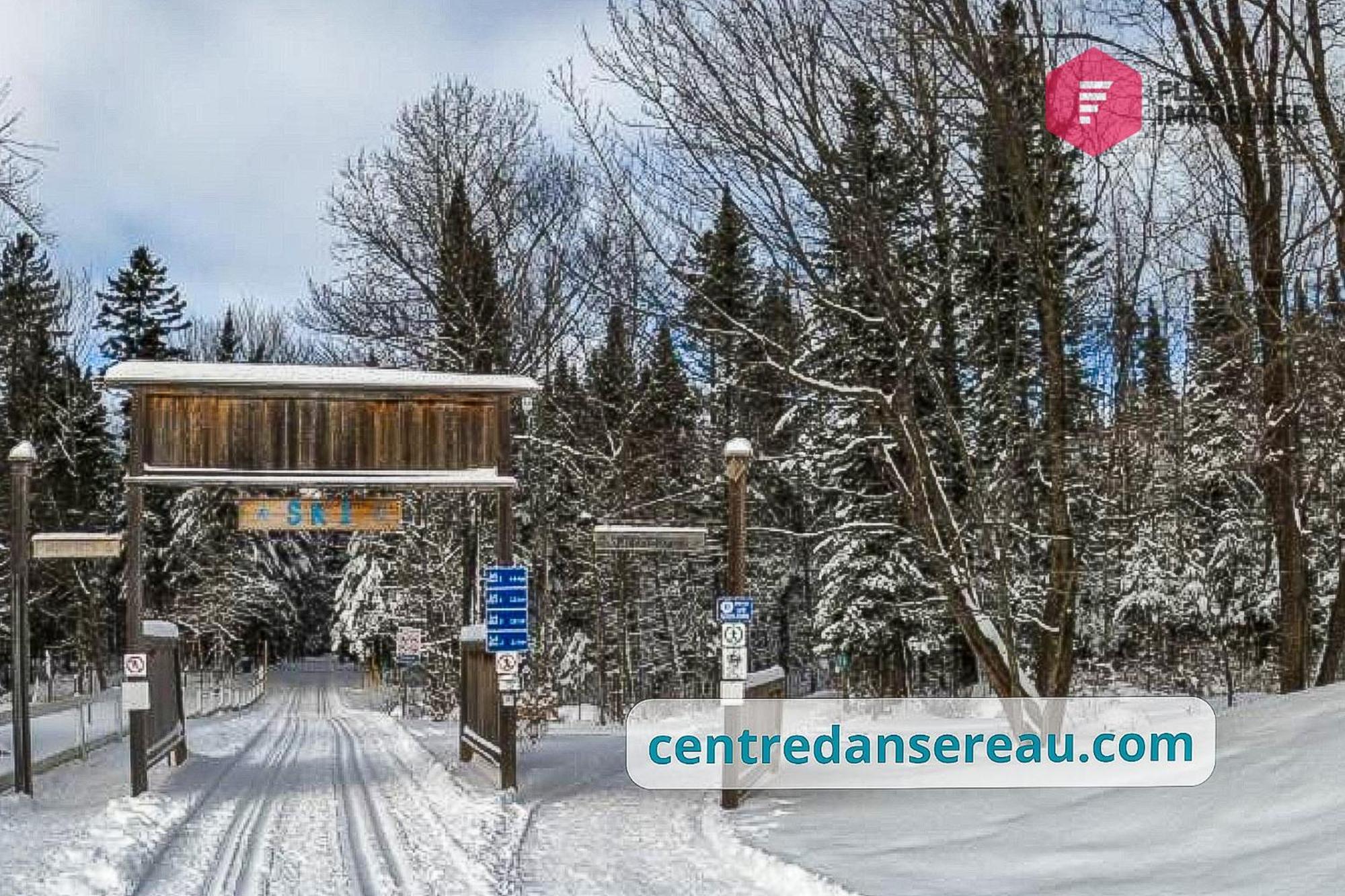 Casa Ibericos In Portneuf / Spa Pool Sauna Trails Pont-Rouge المظهر الخارجي الصورة
